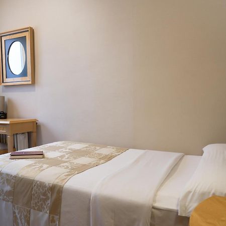 Hotel Macia Condor Granada Room photo
