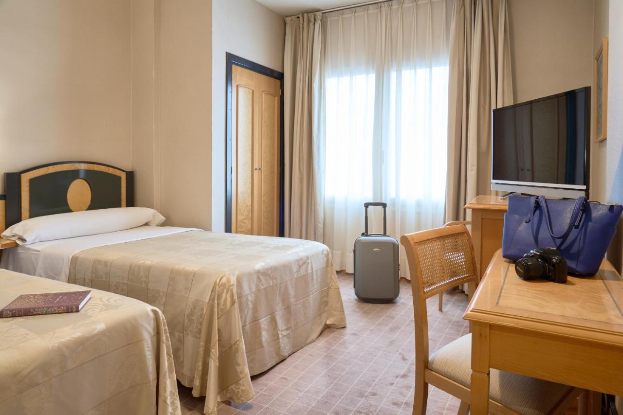Hotel Macia Condor Granada Room photo