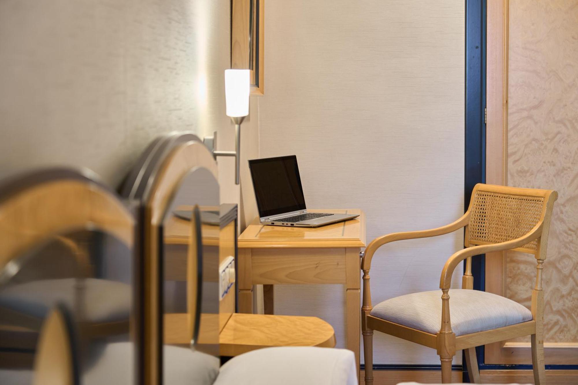Hotel Macia Condor Granada Room photo