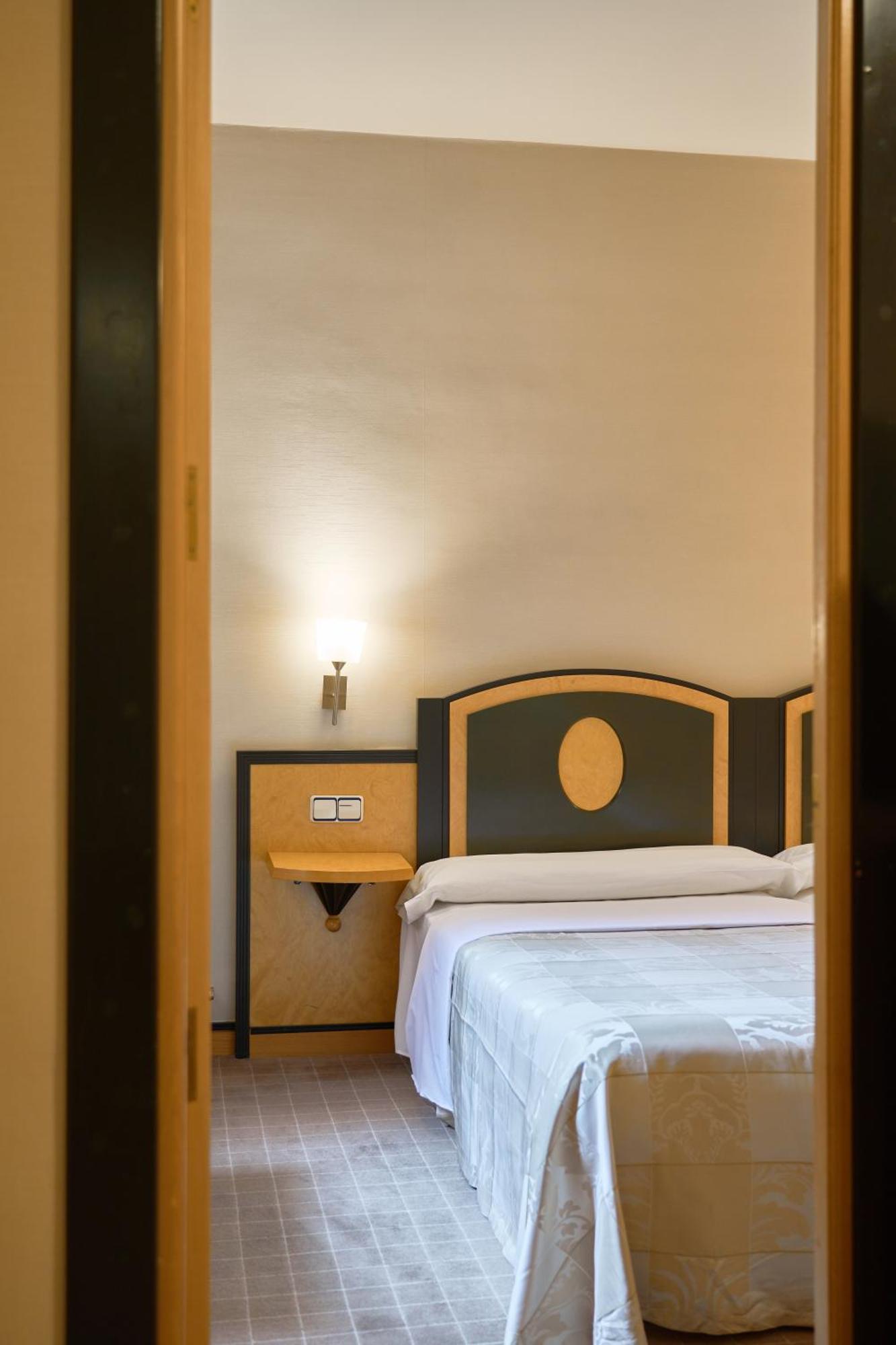 Hotel Macia Condor Granada Room photo