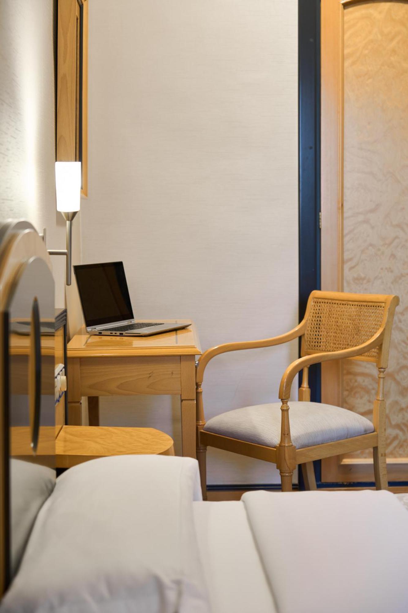 Hotel Macia Condor Granada Room photo