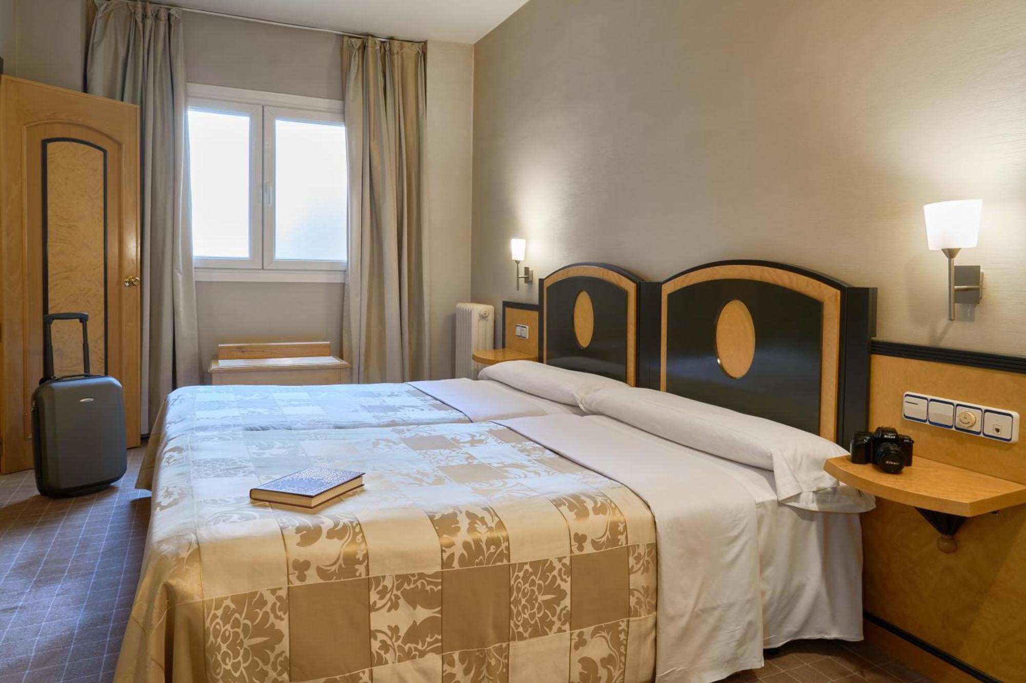 Hotel Macia Condor Granada Room photo