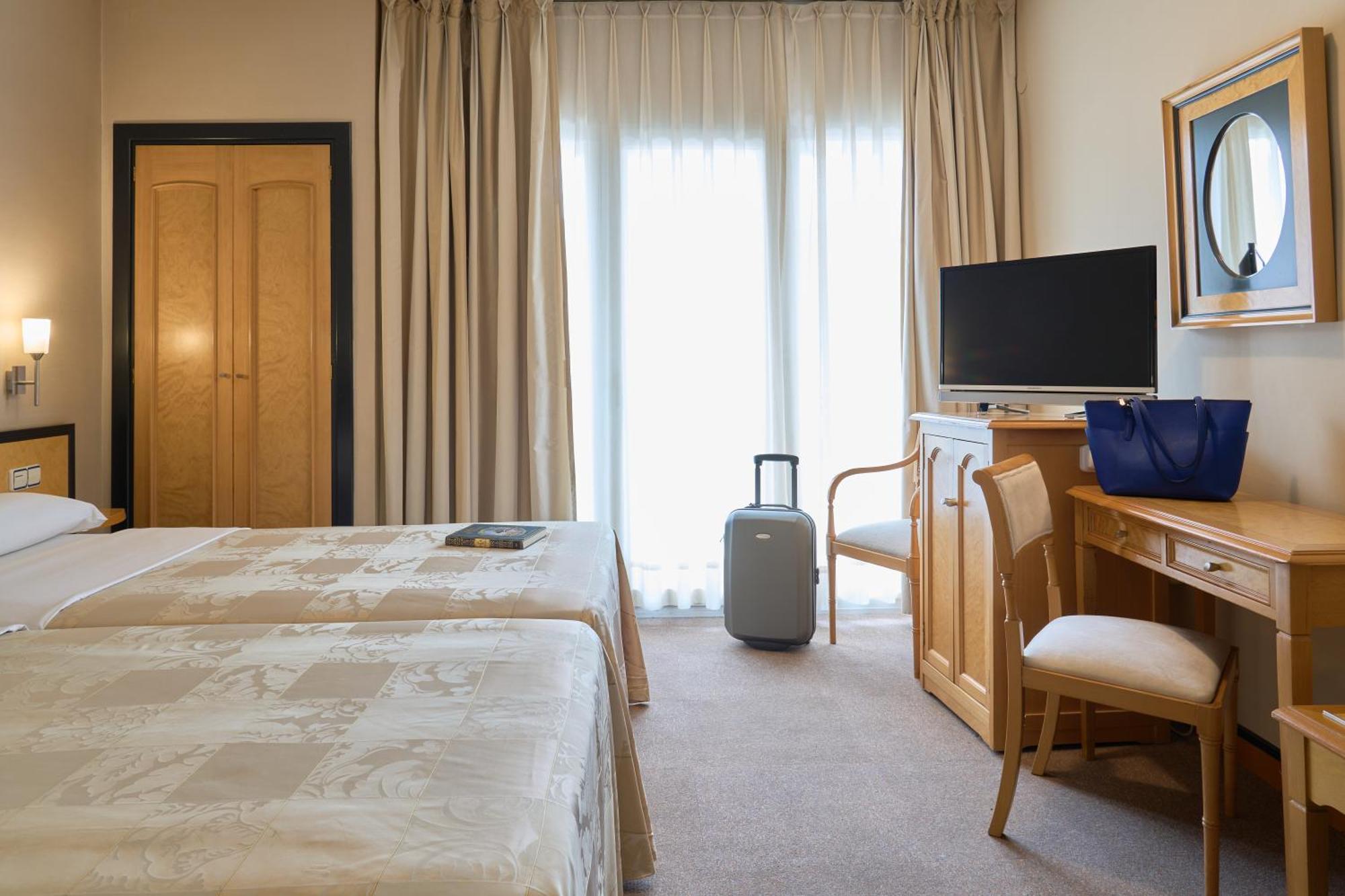 Hotel Macia Condor Granada Room photo