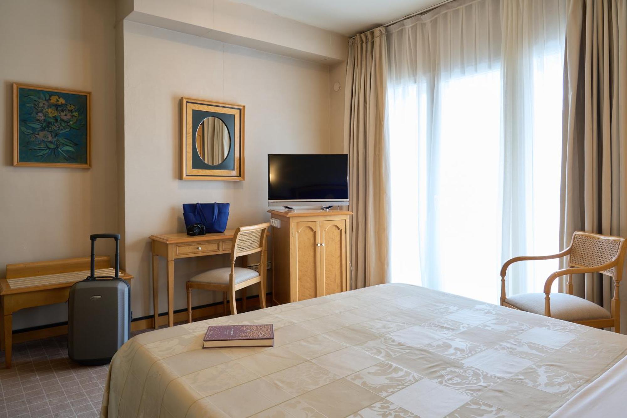 Hotel Macia Condor Granada Room photo