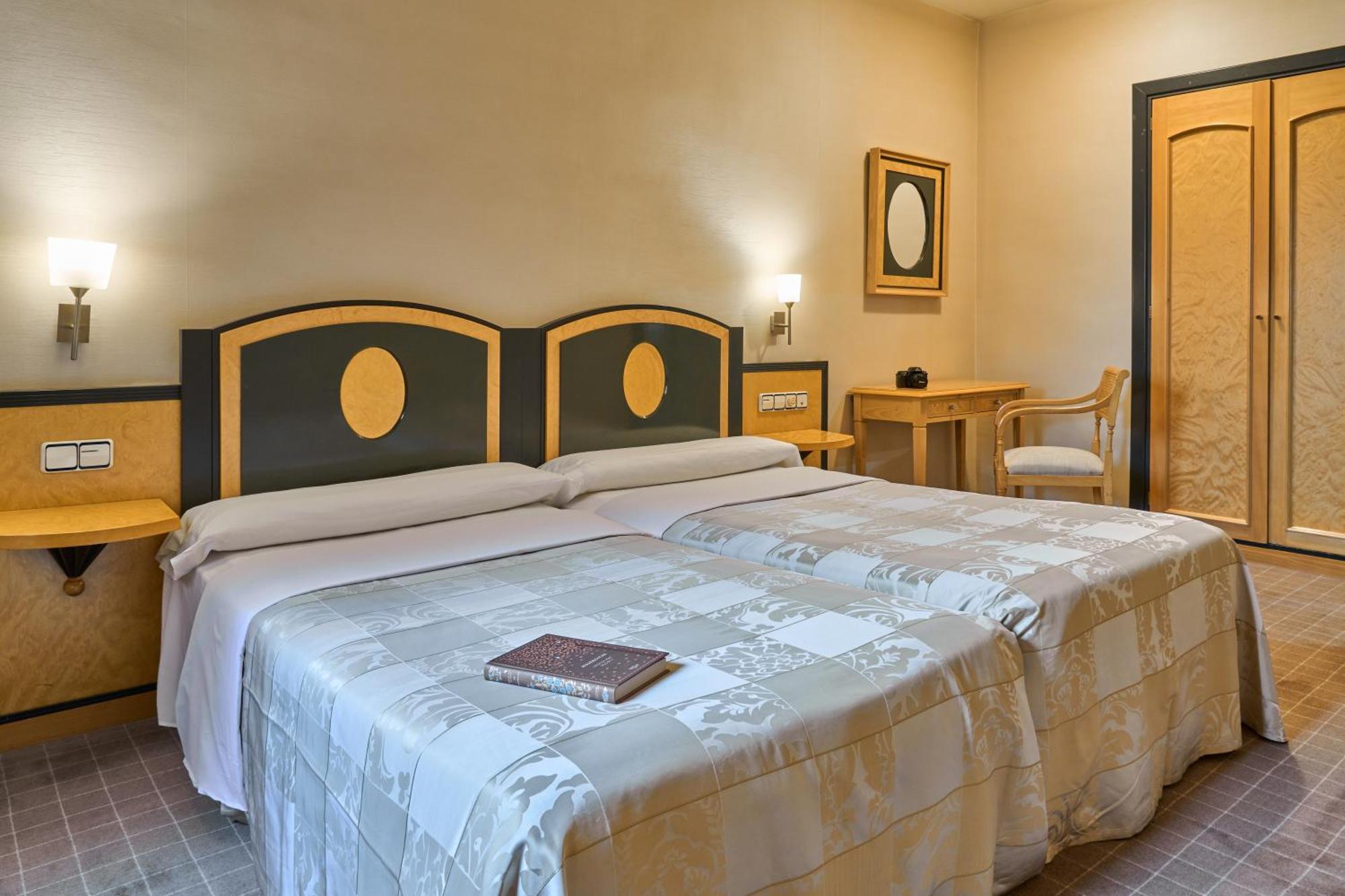 Hotel Macia Condor Granada Room photo